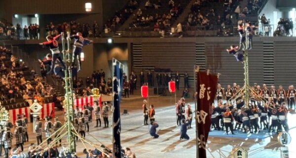 消防団のはしごのりの様子