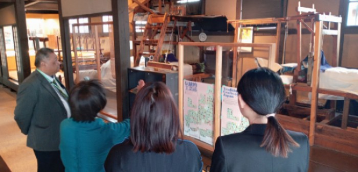 Step Back in Time! 地元ガイドと歩く博多町歩きツアー（英語）